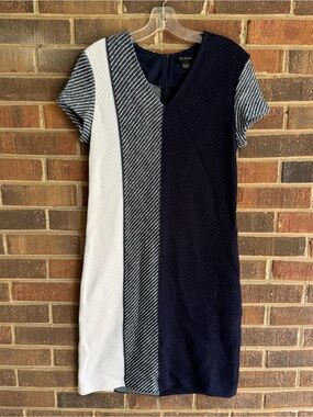 St. John Navy and White Colorblock Sheath Dress - size 6